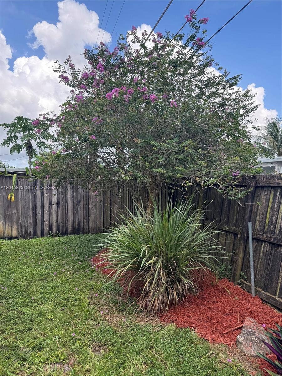 9160 SW 54th Place, Cooper City, FL 33328 patio