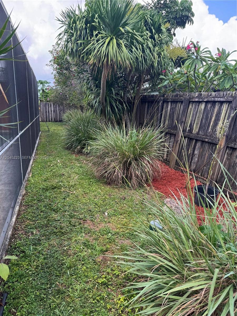 9160 SW 54th Place, Cooper City, FL 33328 patio