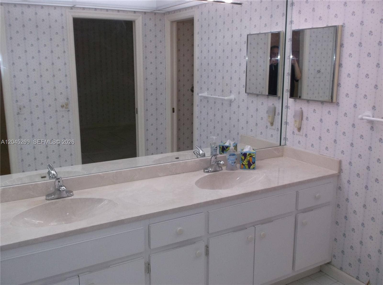 908 Cypress Terrace, #V57, Pompano Beach, FL 33069 Master Bath