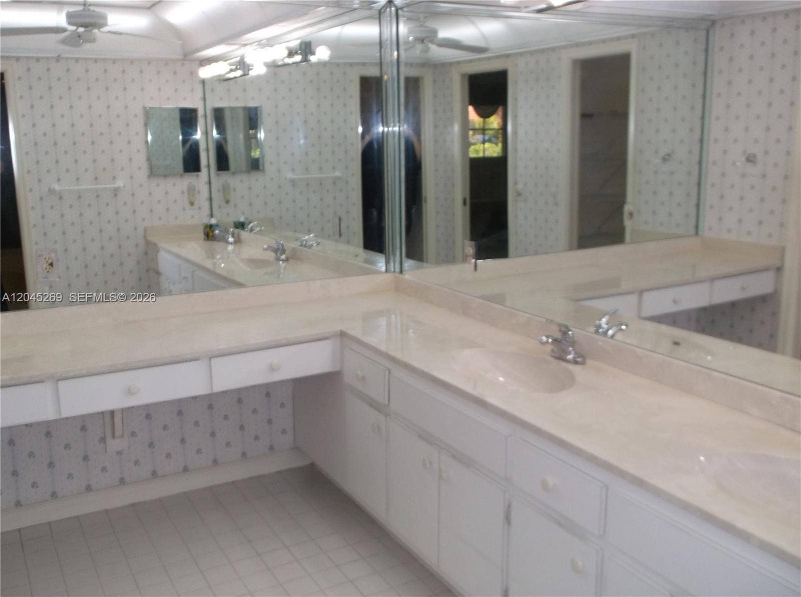 908 Cypress Terrace, #V57, Pompano Beach, FL 33069 Master Bath