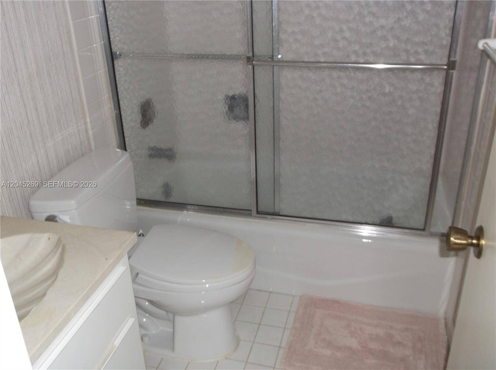 908 Cypress Terrace, #V57, Pompano Beach, FL 33069 3rd BR bath