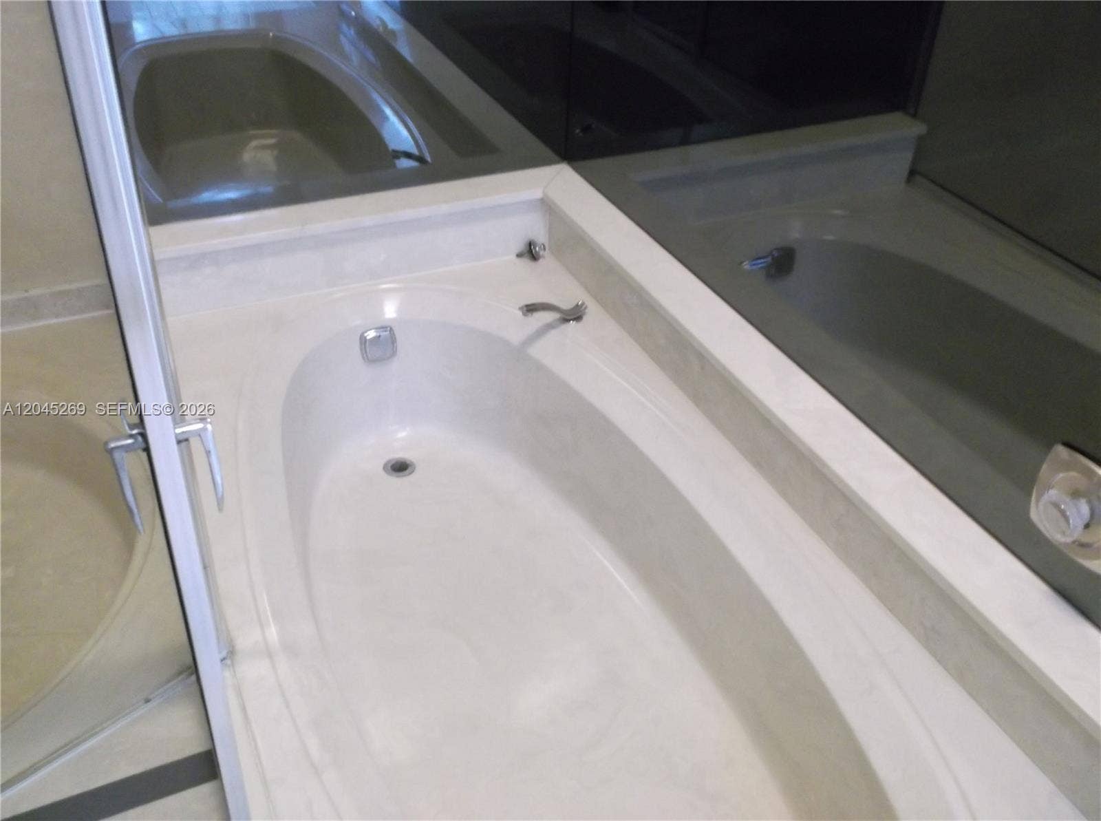 908 Cypress Terrace, #V57, Pompano Beach, FL 33069 Master Bath