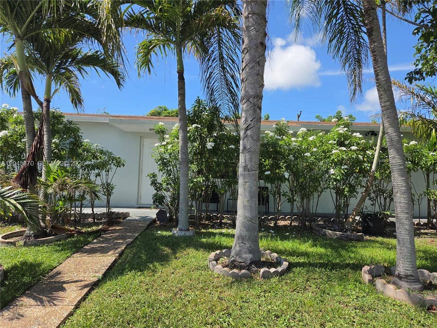 Property photo for 140 NW 18th Street, Pompano Beach, FL