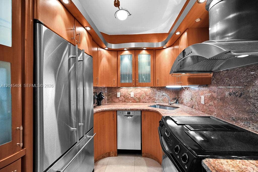 5225 Collins Avenue, #1117, Miami Beach, FL 33140 Photo 8