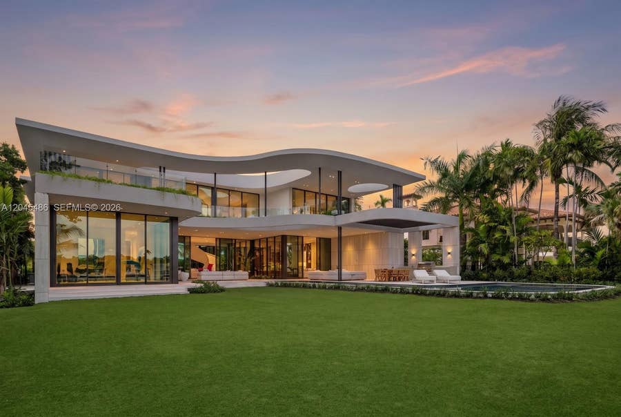 Property photo for 1015 S Southlake Drive, Hollywood, FL