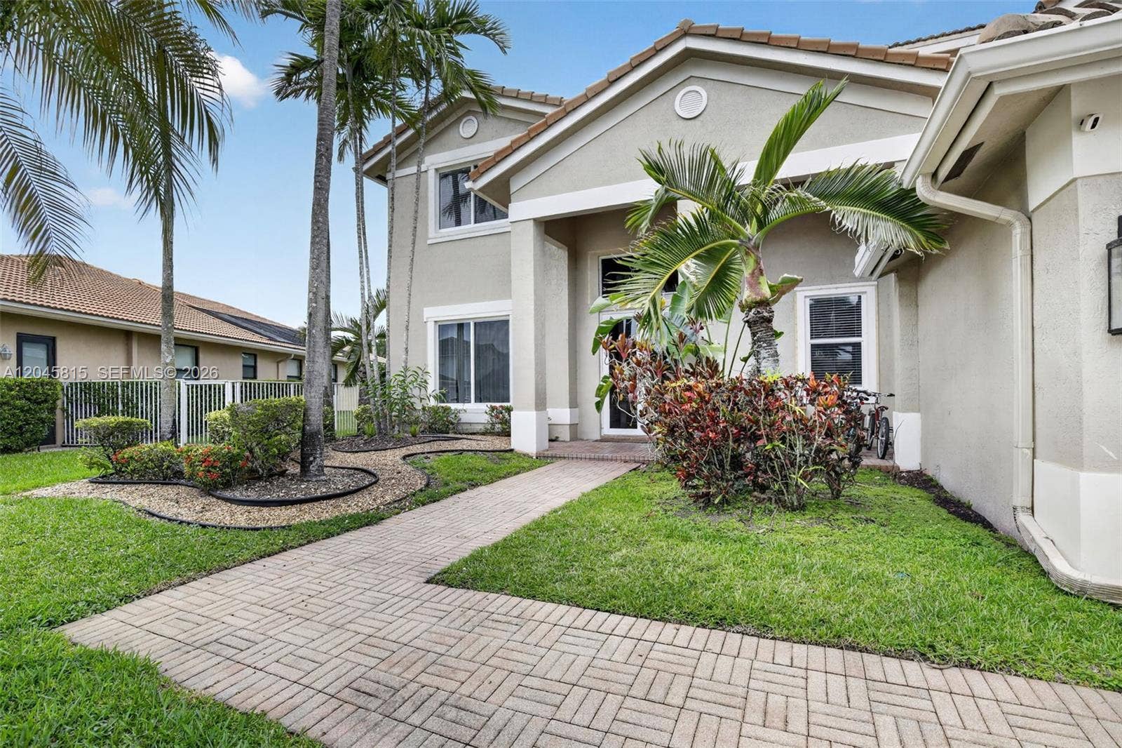 981 Waterside Circle, Weston, Weston, FL 33327 Photo 3