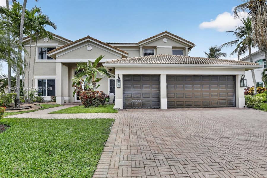 Property photo for 981 Waterside Circle, Weston, FL