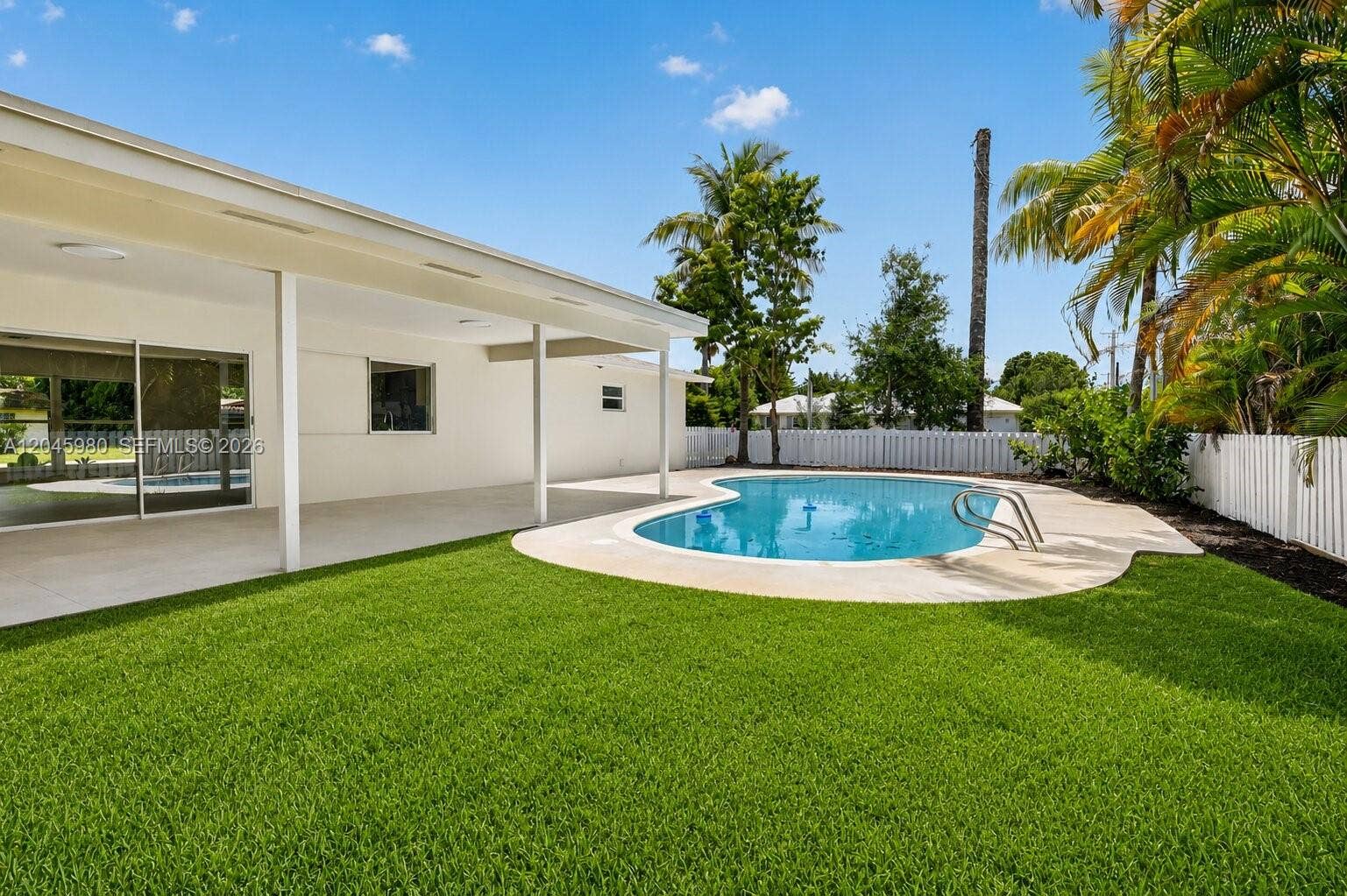 7040 NW 8th Court, Plantation, FL 33317 Photo 2