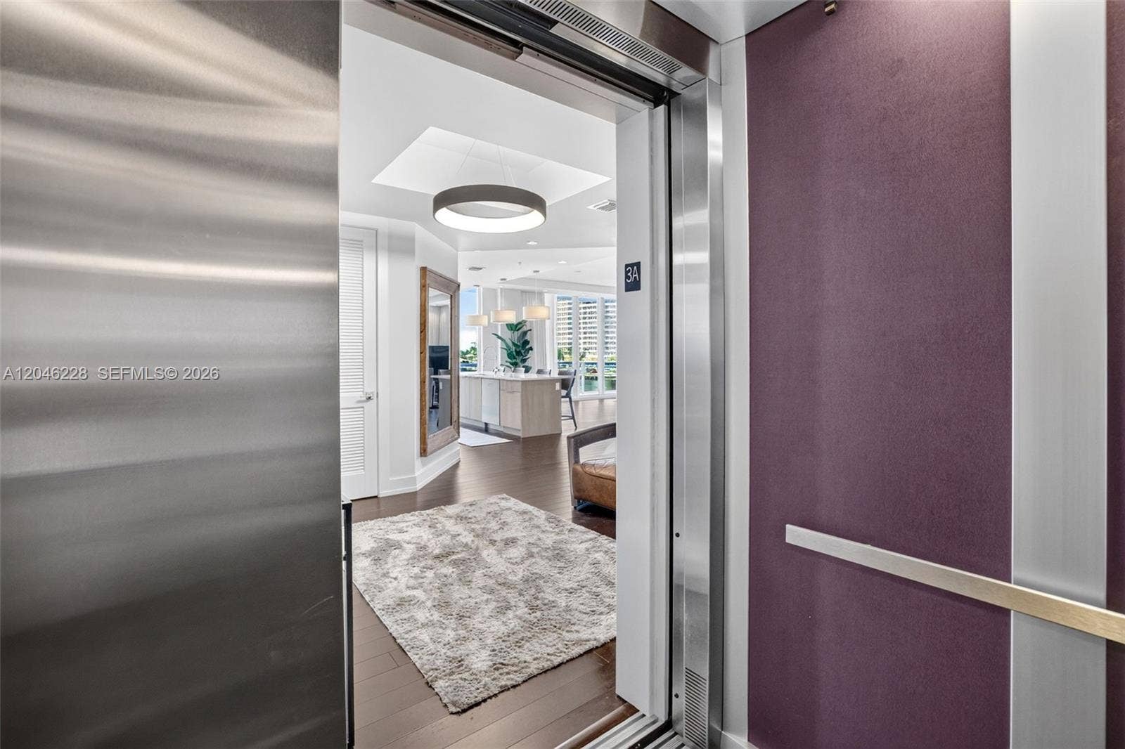 Direct private-Elevator access to Unit