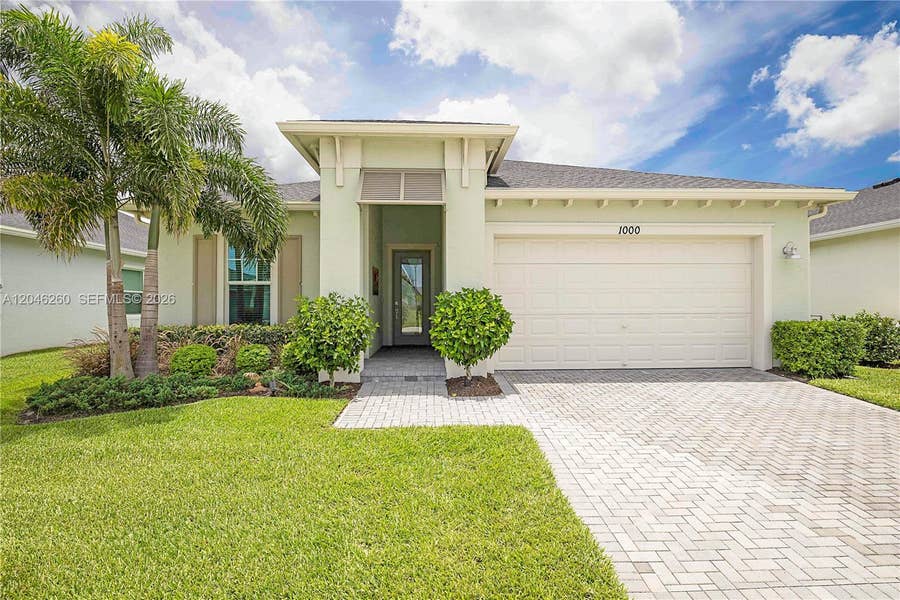 Property photo for 1000 SE Crosswood Way, Port St Lucie, FL