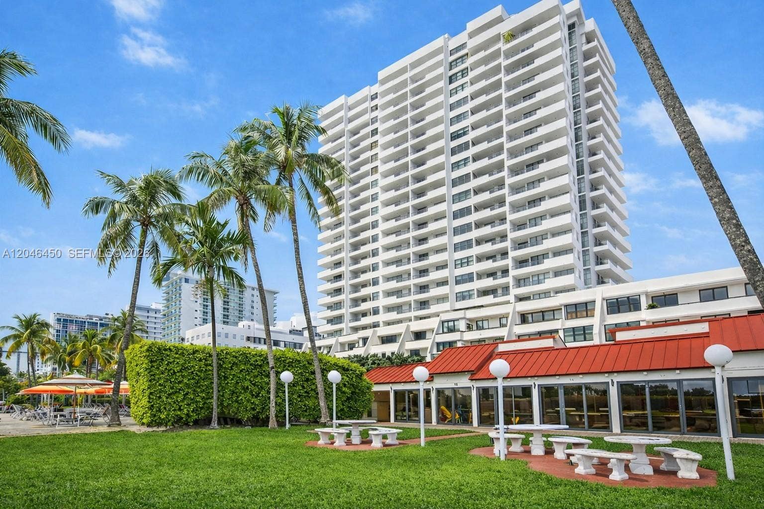 2555 Collins Avenue, #1814, Miami Beach, FL 33140 Cabanas Exterior View