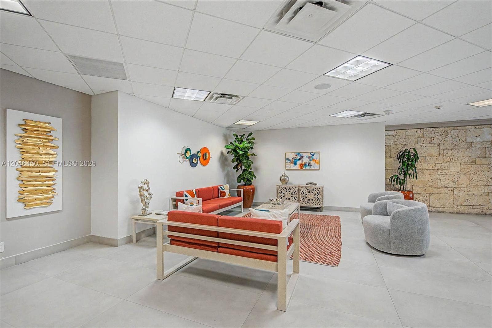 2555 Collins Avenue, #1814, Miami Beach, FL 33140 Renovated Lounge area
