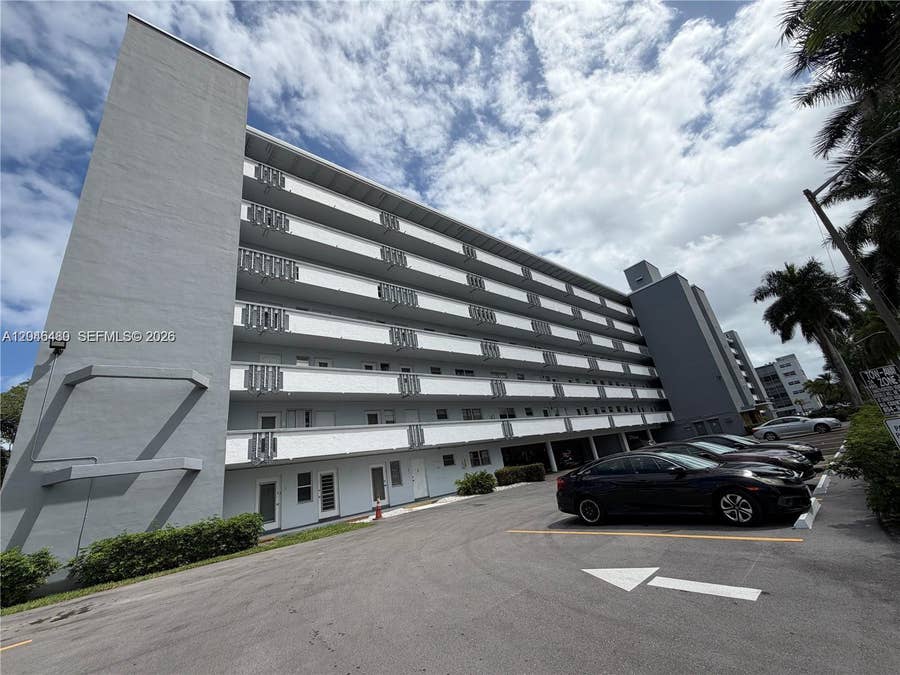 Property photo for 1000 NE 14th Avenue, #405, Hallandale Beach, FL