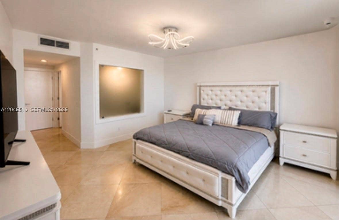 4775 Collins Avenue, #2407, Miami Beach, FL 33140 Photo 6
