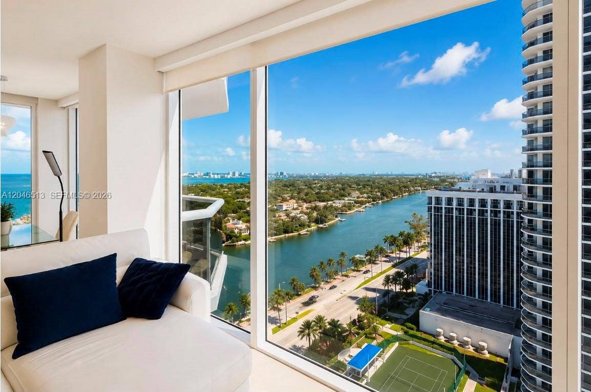 4775 Collins Avenue, #2407, Miami Beach, FL 33140 Photo 4