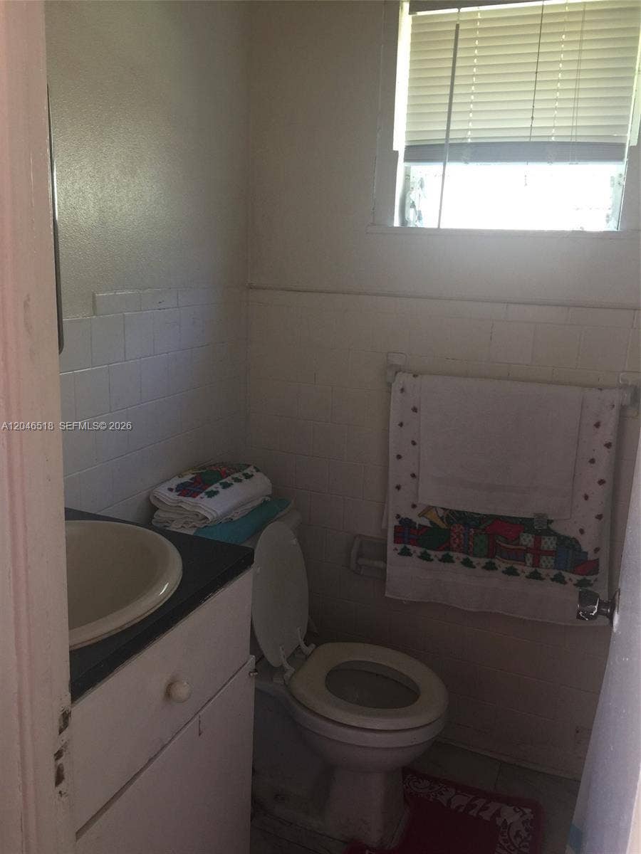 22 SW 11th Street, Dania Beach, FL 33004 Photo 2