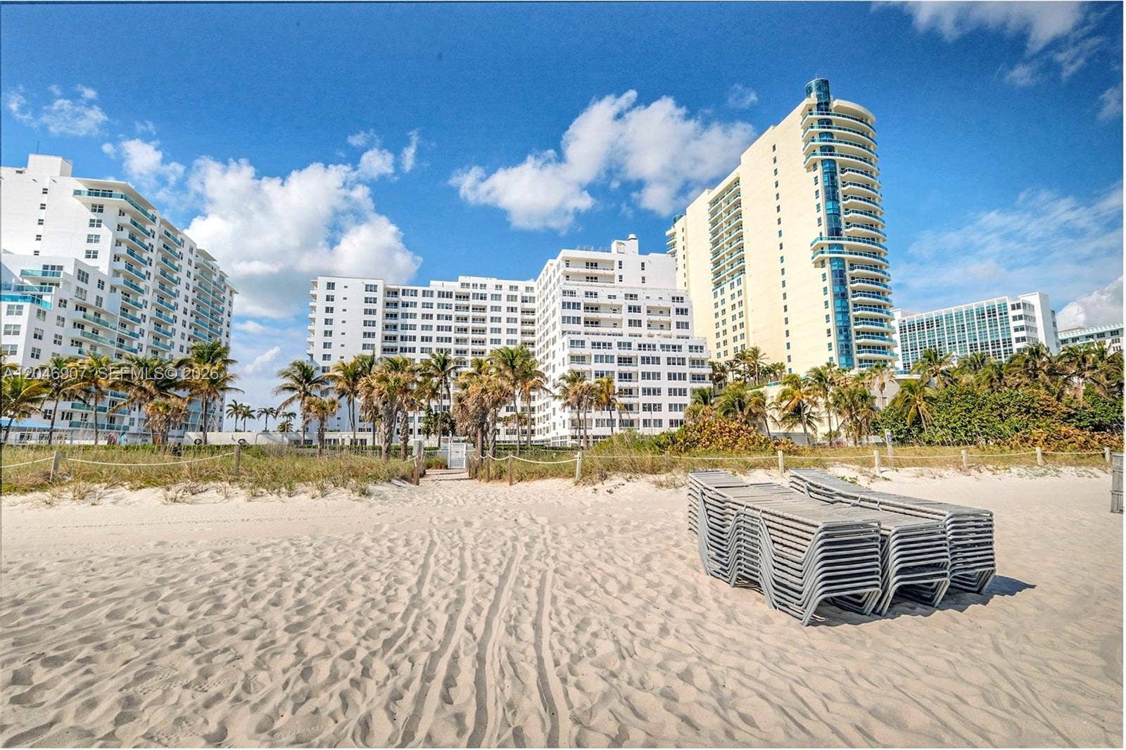 5005 Collins Avenue, #1224, Miami Beach, FL 33140 Beach Access Incl. Private Lounge Chairs