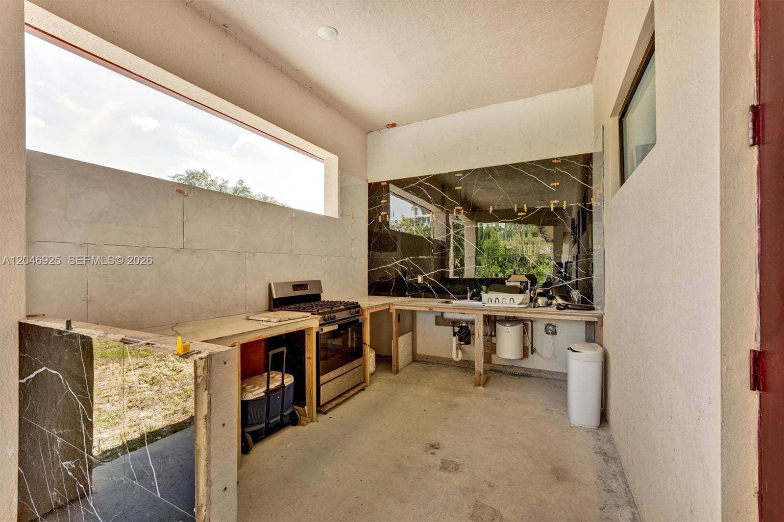 Outdoor Kitchen