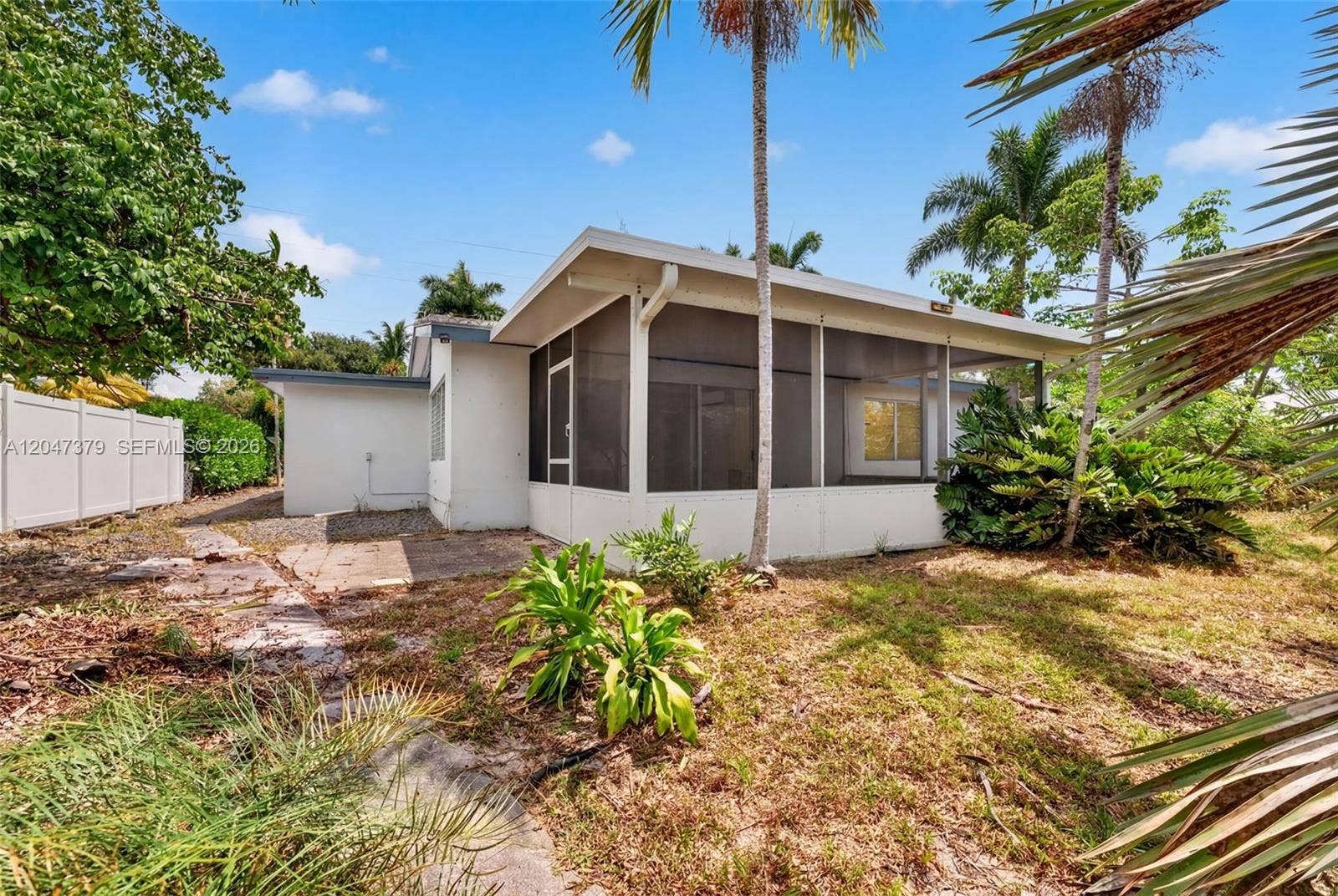 2472 SE 13th Court, Pompano Beach, FL 33062 Photo 4