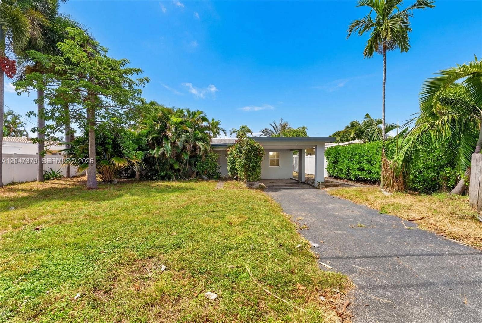 2472 SE 13th Court, Pompano Beach, FL 33062 Photo 2