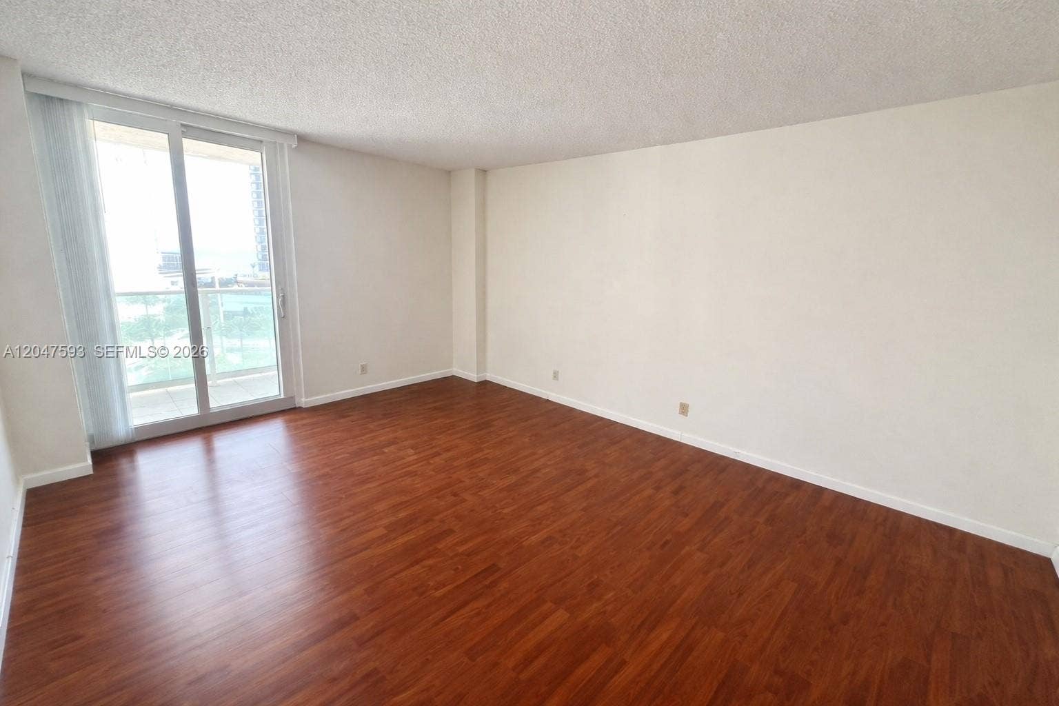 100 Bayview Drive, #911, Sunny Isles Beach, Sunny Isles Beach, FL 33160 Photo 4