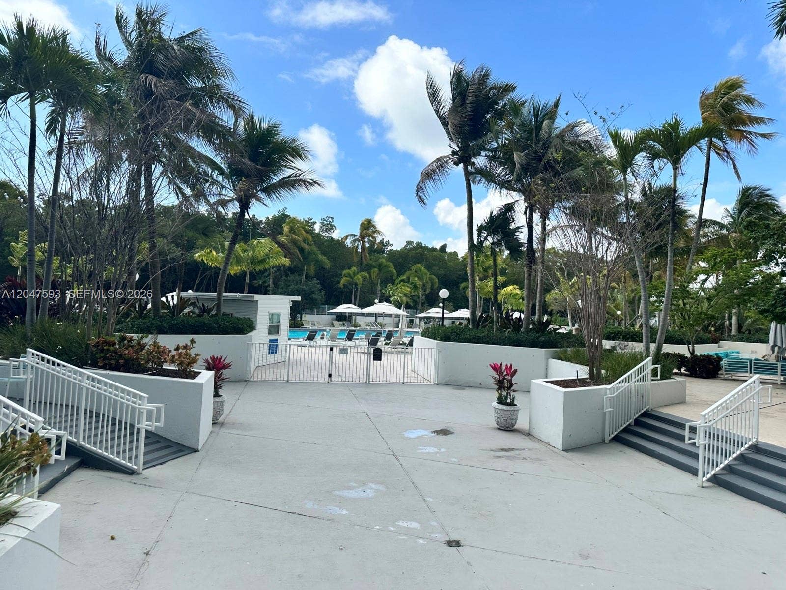 100 Bayview Drive, #911, Sunny Isles Beach, Sunny Isles Beach, FL 33160 Photo 14