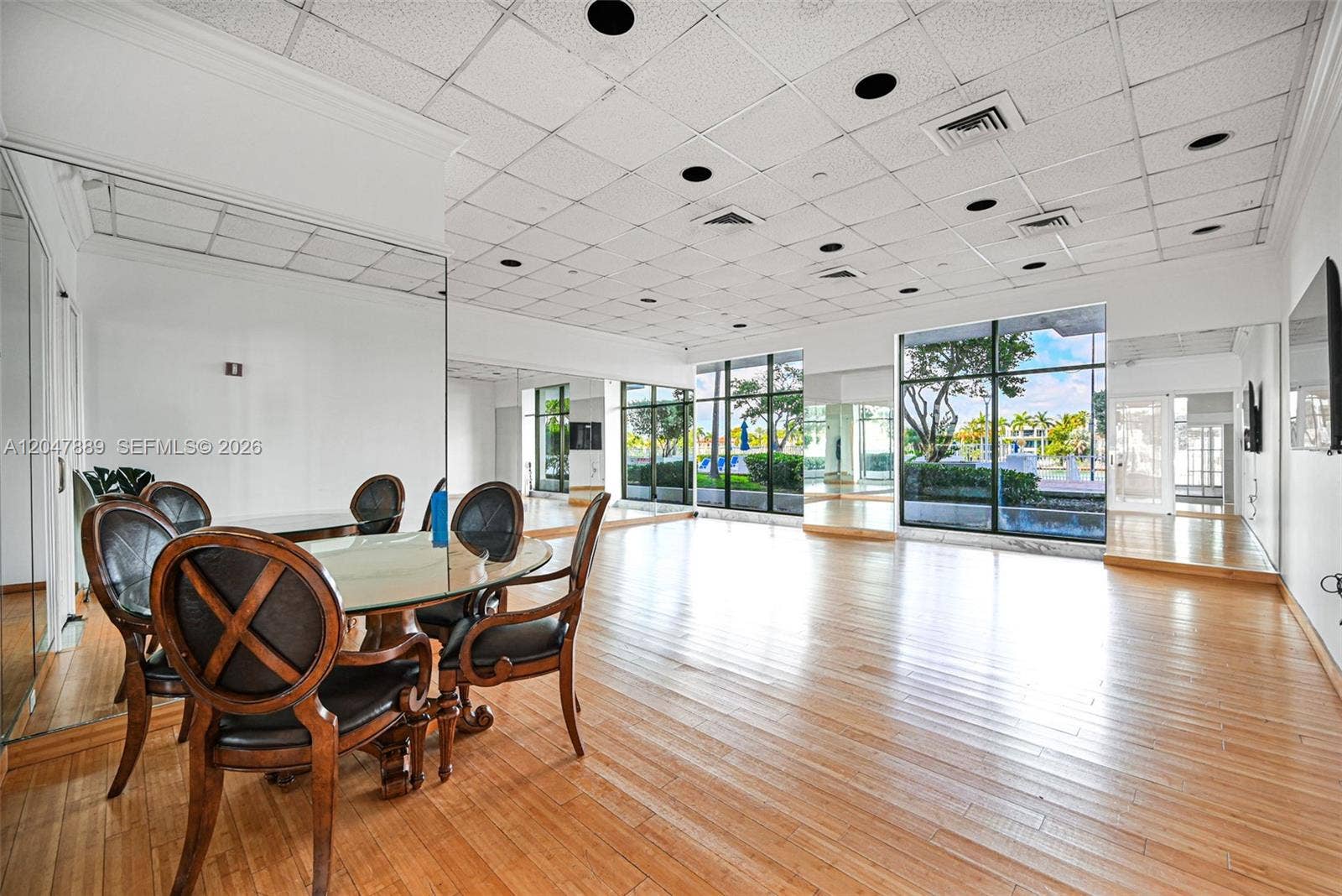 5700 Collins Avenue, #6J, Miami Beach, FL 33140 Yoga/ Dance Room