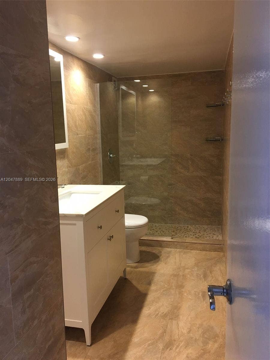 5700 Collins Avenue, #6J, Miami Beach, FL 33140 Photo 21