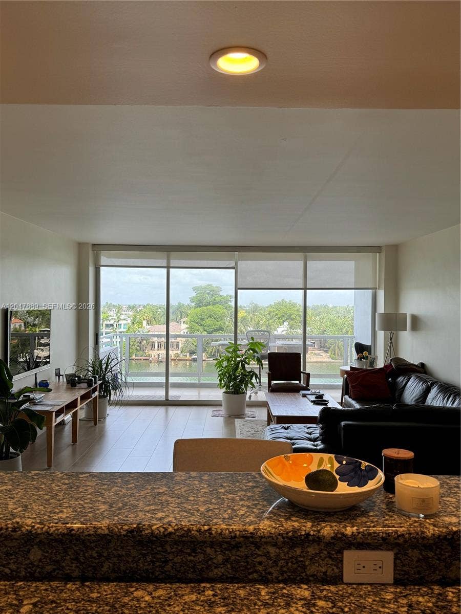 5700 Collins Avenue, #6J, Miami Beach, FL 33140 Photo 12