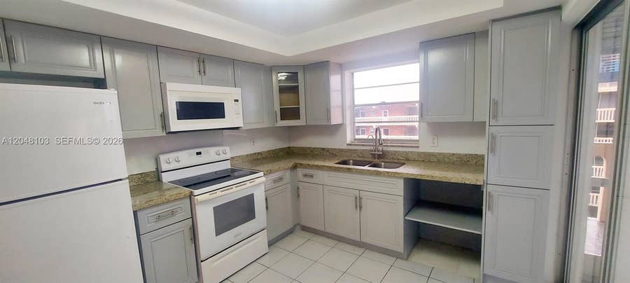 Property photo for 200 NE 12th Avenue, #3E, Hallandale Beach, FL