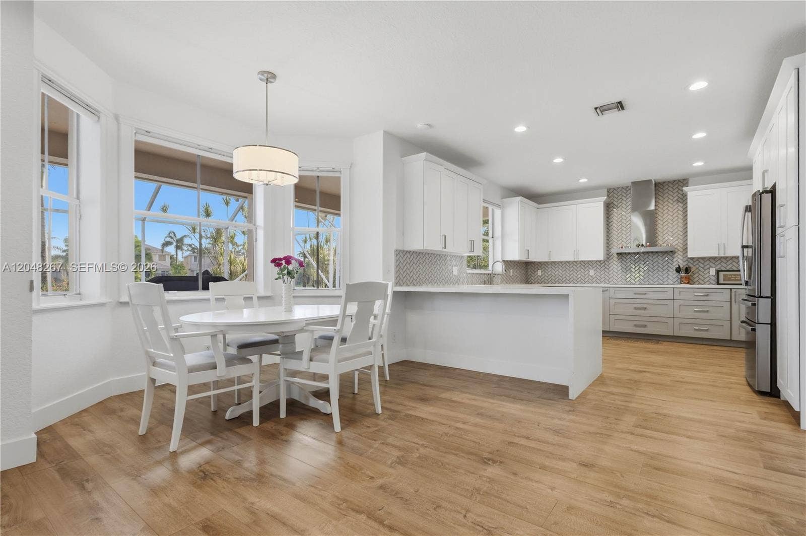 Breakfast Area with Kitchen Area
