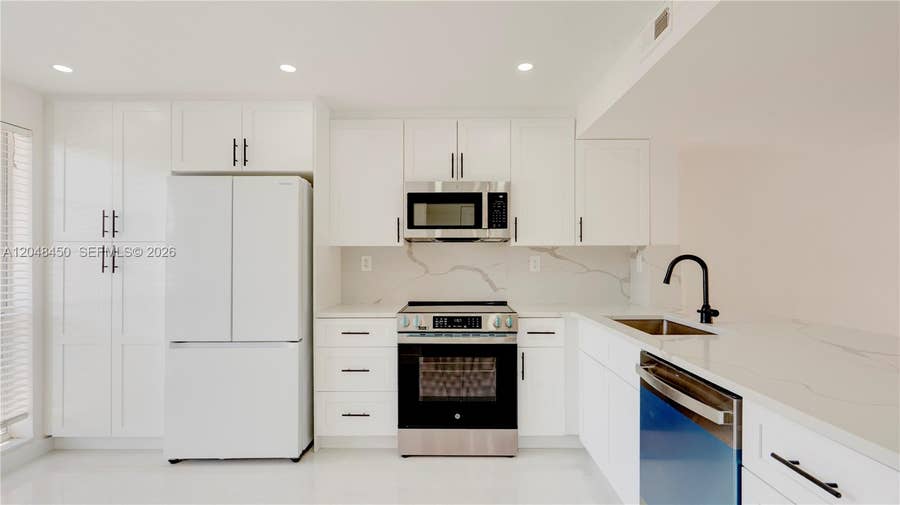 Property photo for 933 NE 24th Avenue, #169, Hallandale Beach, FL