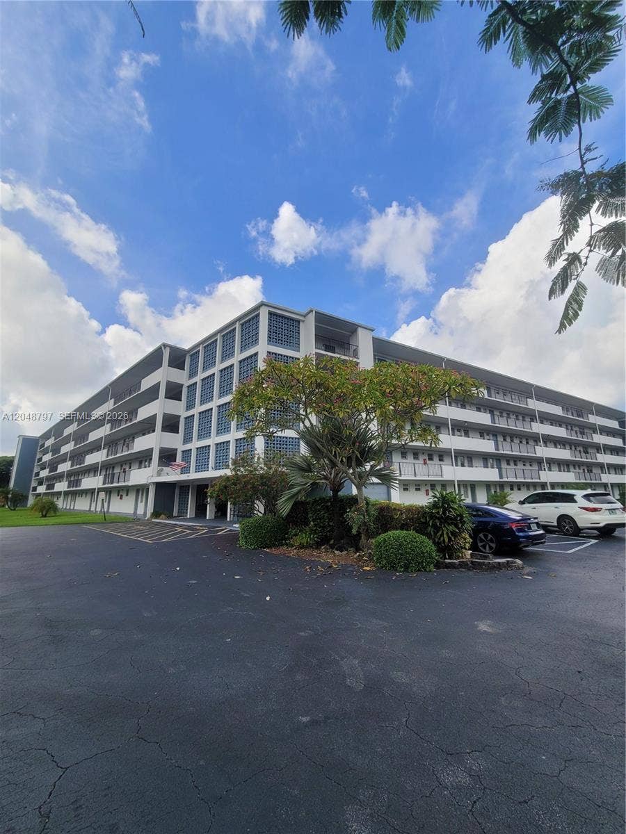 Property photo for 950 Hillcrest Drive, #109, Hollywood, FL