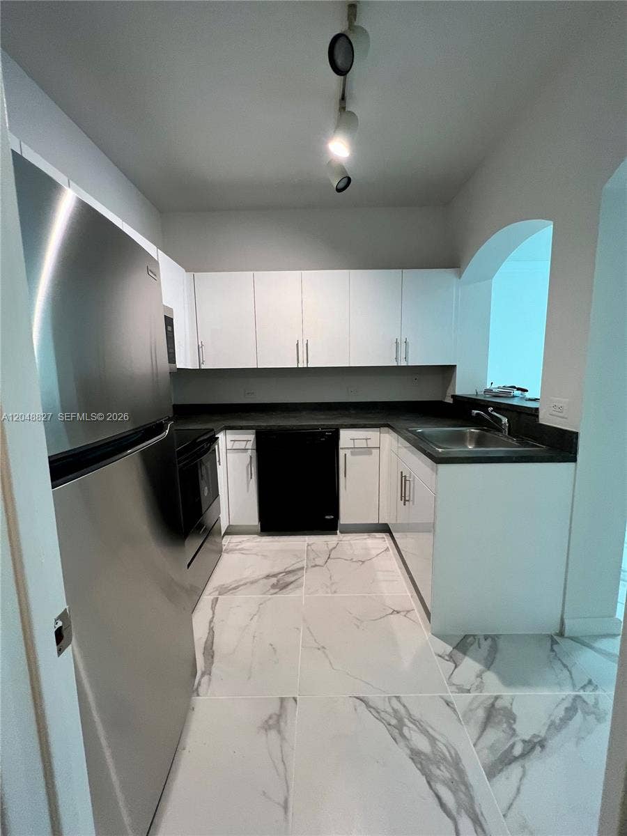 9172 Collins Avenue, #214, Surfside, FL 33154 Photo 4
