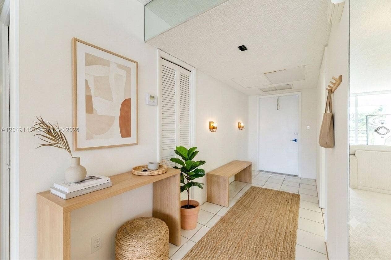 605 Oaks Drive, #607, Pompano Beach, FL 33069 Virtually staged