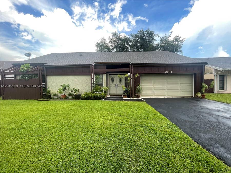 Property photo for 2811 Devonwood Avenue, Miramar, FL