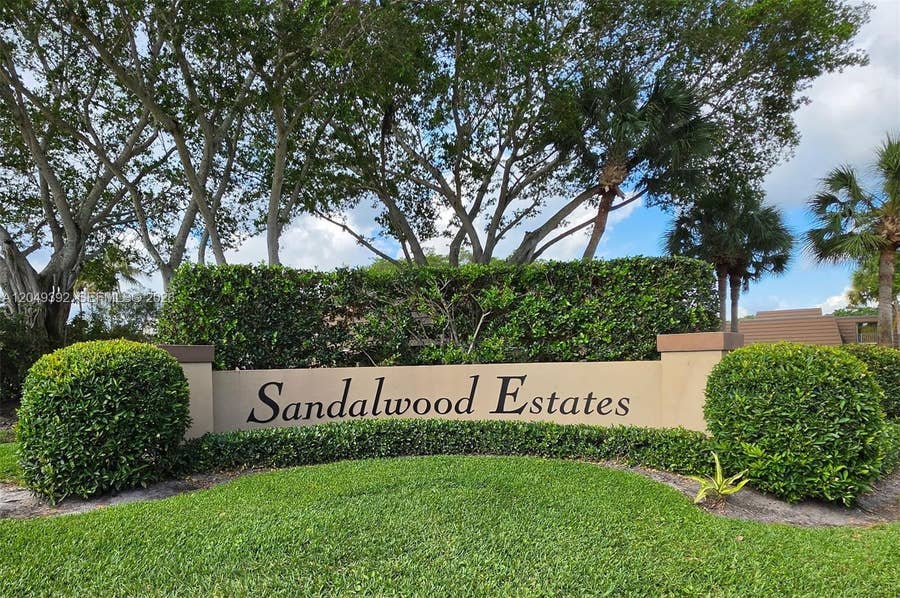 Property photo for 515 5th Court, Palm Beach Gardens, FL