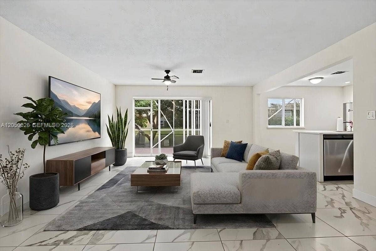 9847 Fairway Cove Lane, Plantation, FL 33324 Photo 13