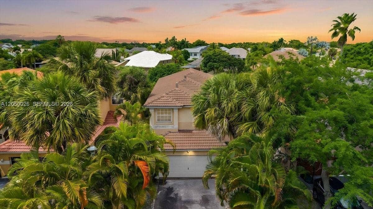 9847 Fairway Cove Lane, Plantation, FL 33324 Photo 6
