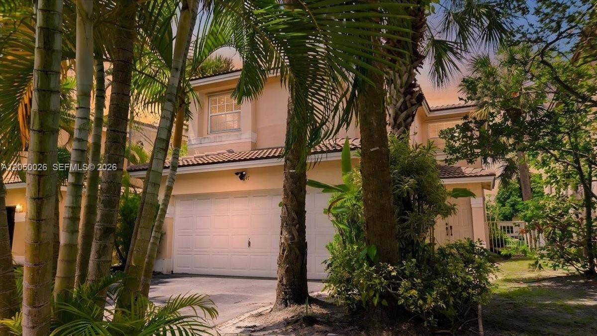 9847 Fairway Cove Lane, Plantation, FL 33324 Photo 2