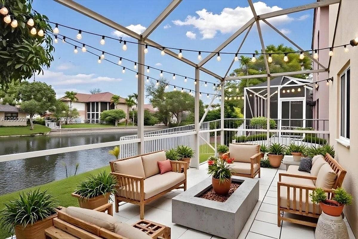 9847 Fairway Cove Lane, Plantation, FL 33324 Photo 1