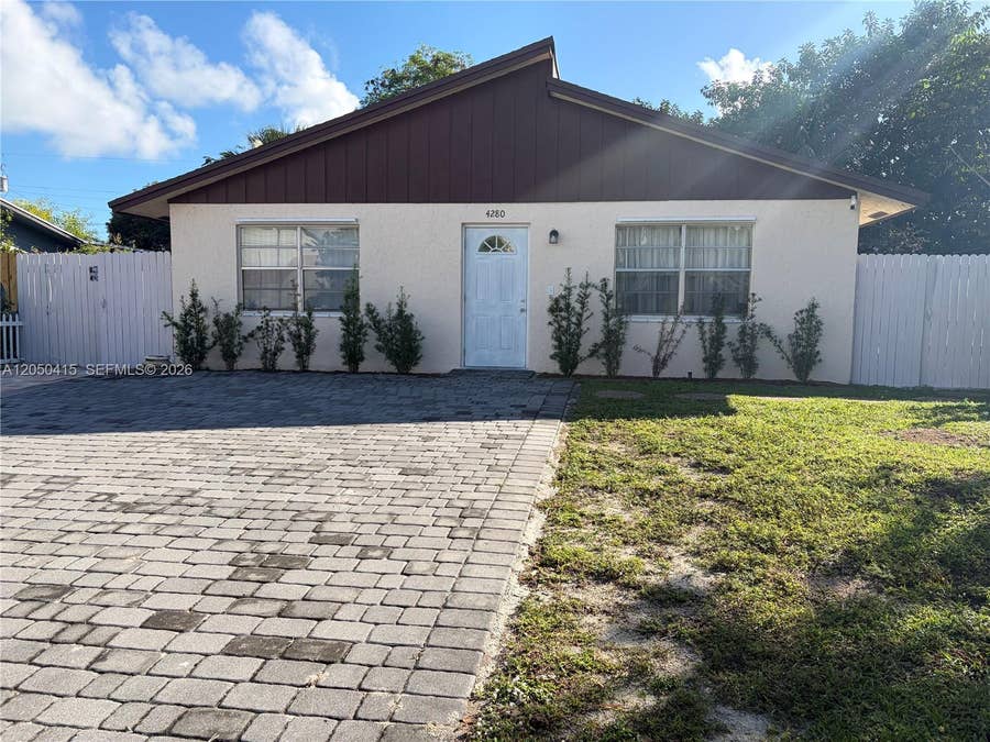 Property photo for 4280 N Dixie Highway, Boca Raton, FL