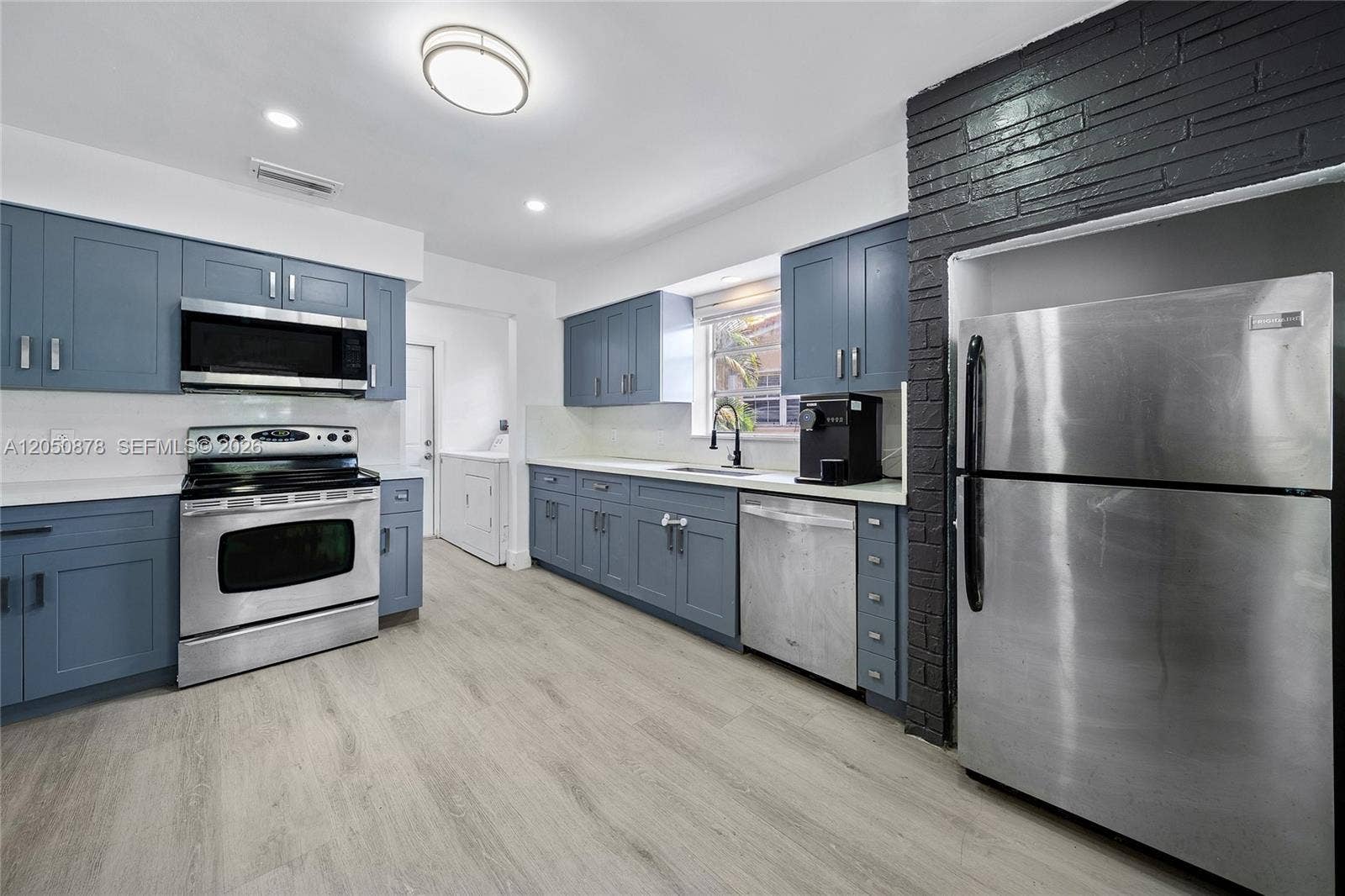 230 NE 2nd Place, Dania Beach, FL 33004 Photo 13