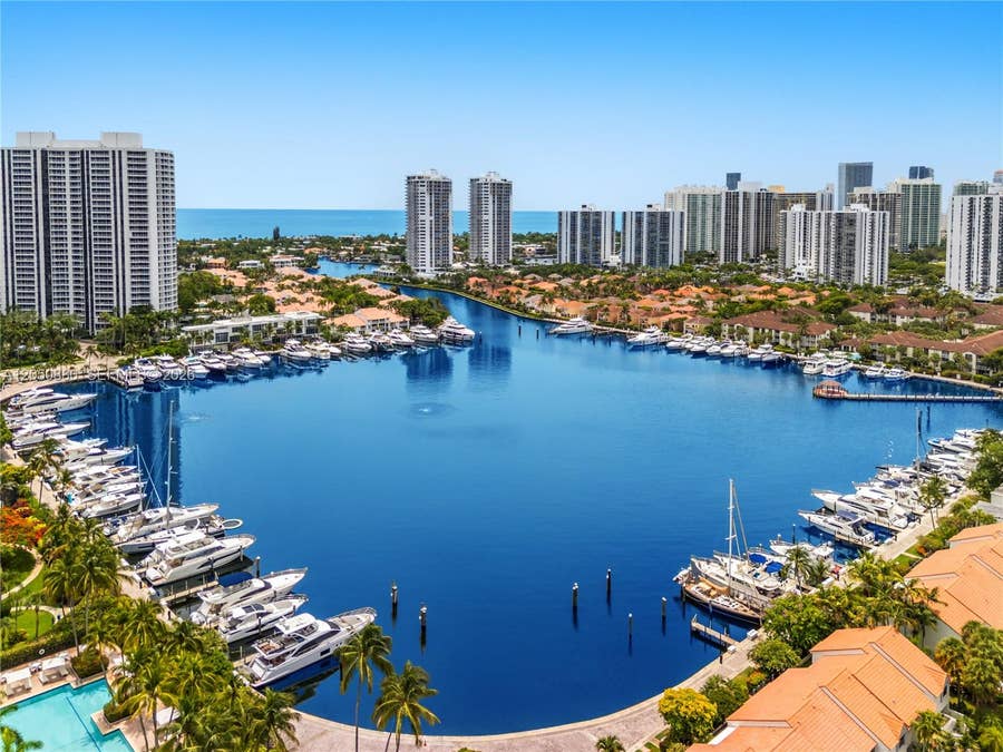 Property photo for 21399 Marina Cove Circle, #M-15, Aventura, FL