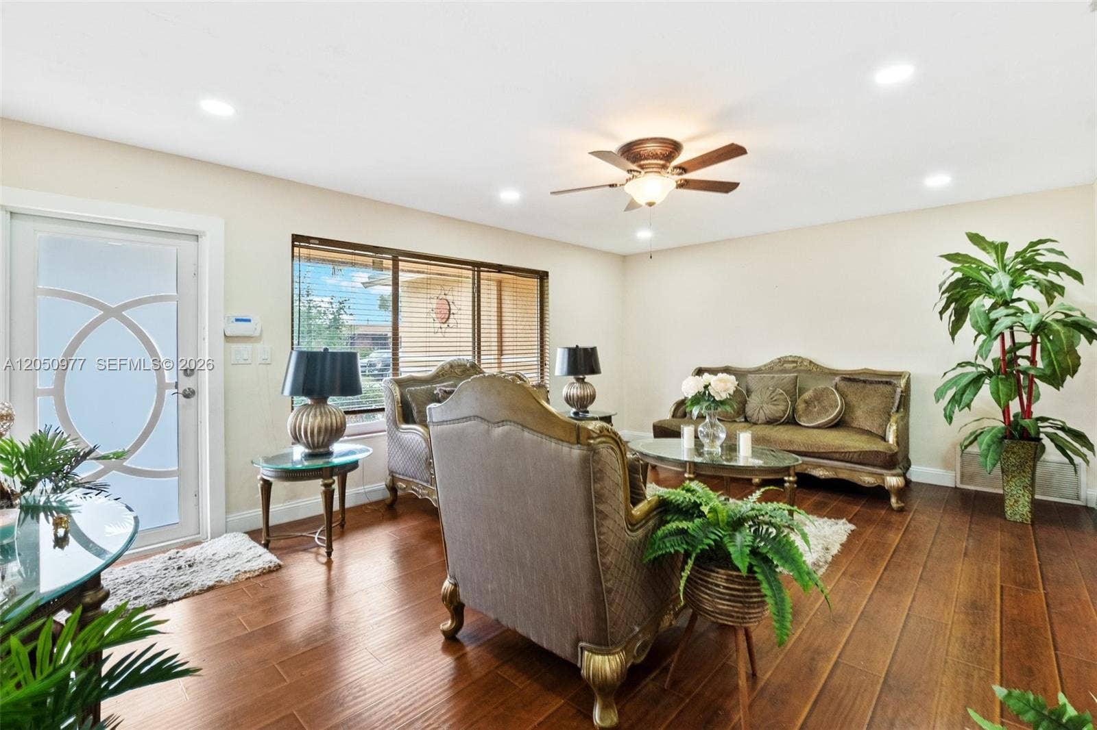 2251 NW 87th Avenue, Pembroke Pines, FL 33024 Spacious Living area