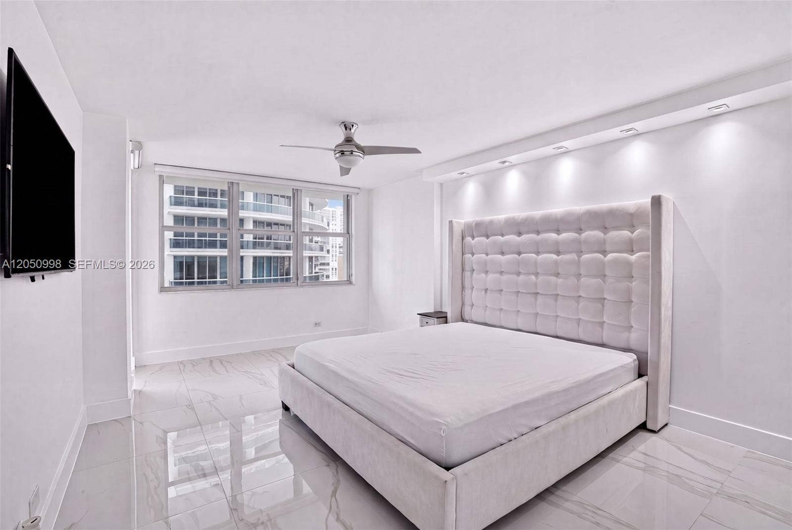6039 Collins Avenue, #1624, Miami Beach, FL 33140 Photo 12