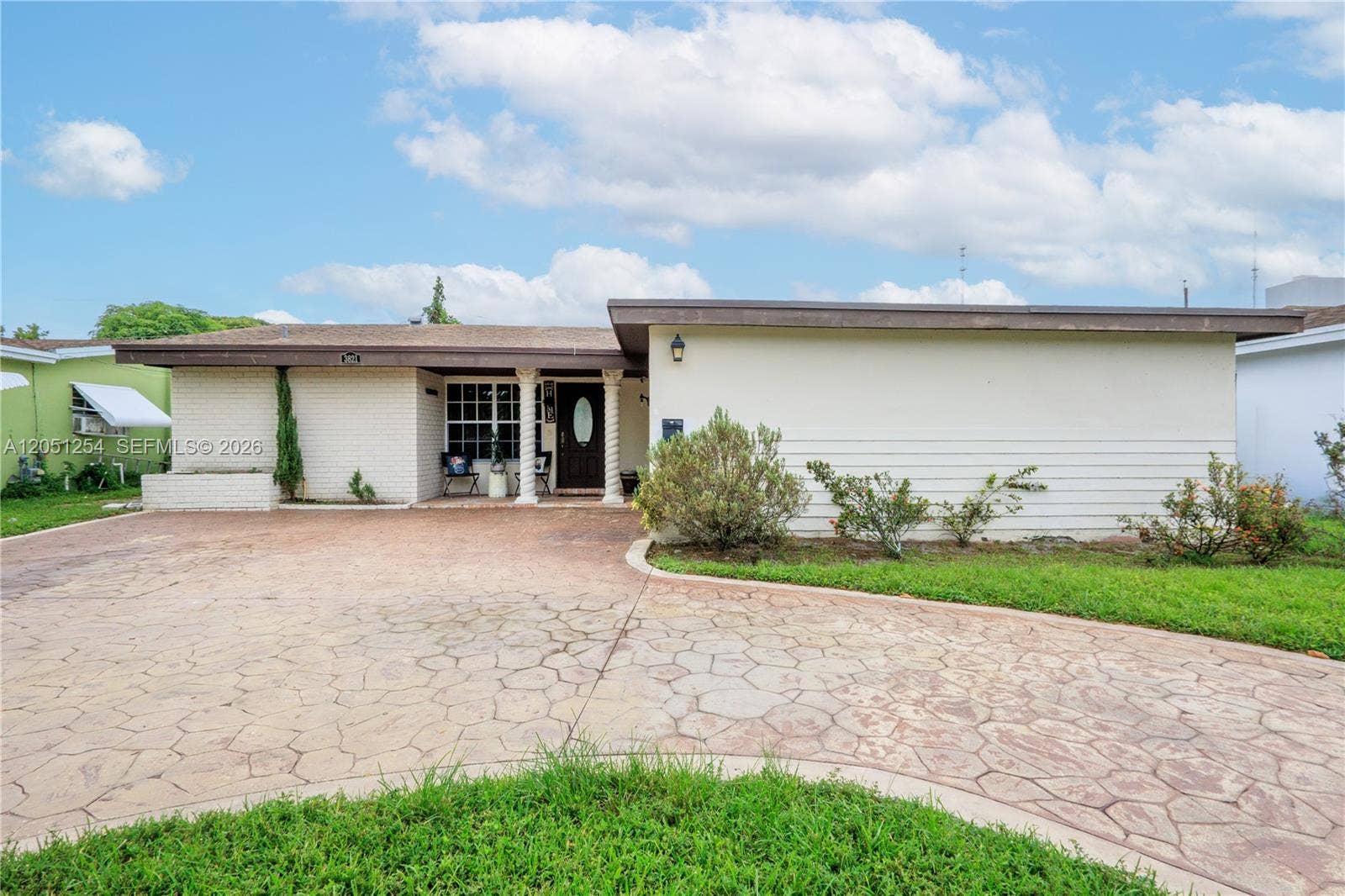 3821 E Lake Terrace, Miramar, FL 33023 Photo 2