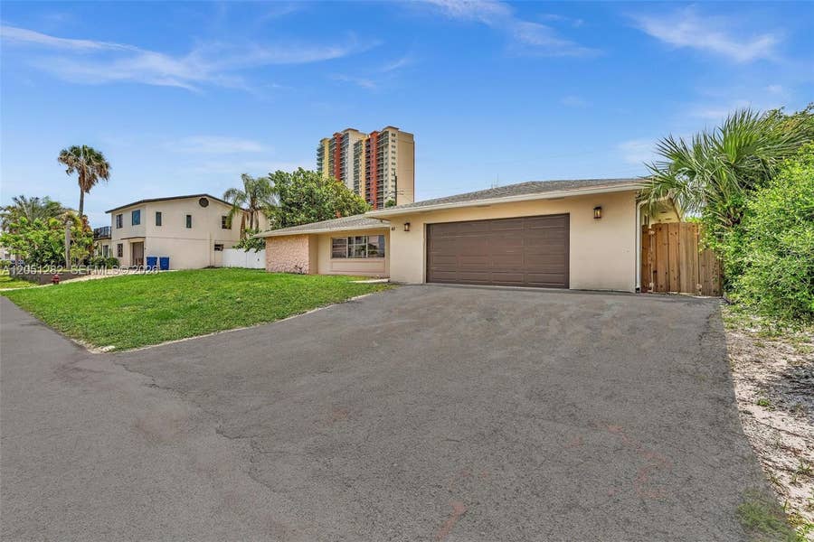 Property photo for 411 Wilma Circle, Riviera Beach, FL