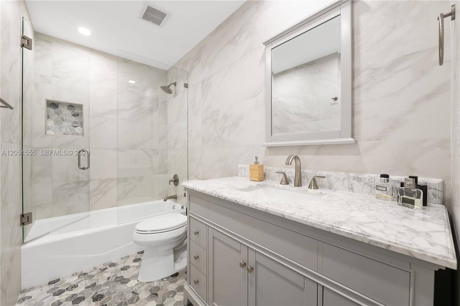 5741 W Waterford Drive, Davie, FL 33331 Second Bathroom