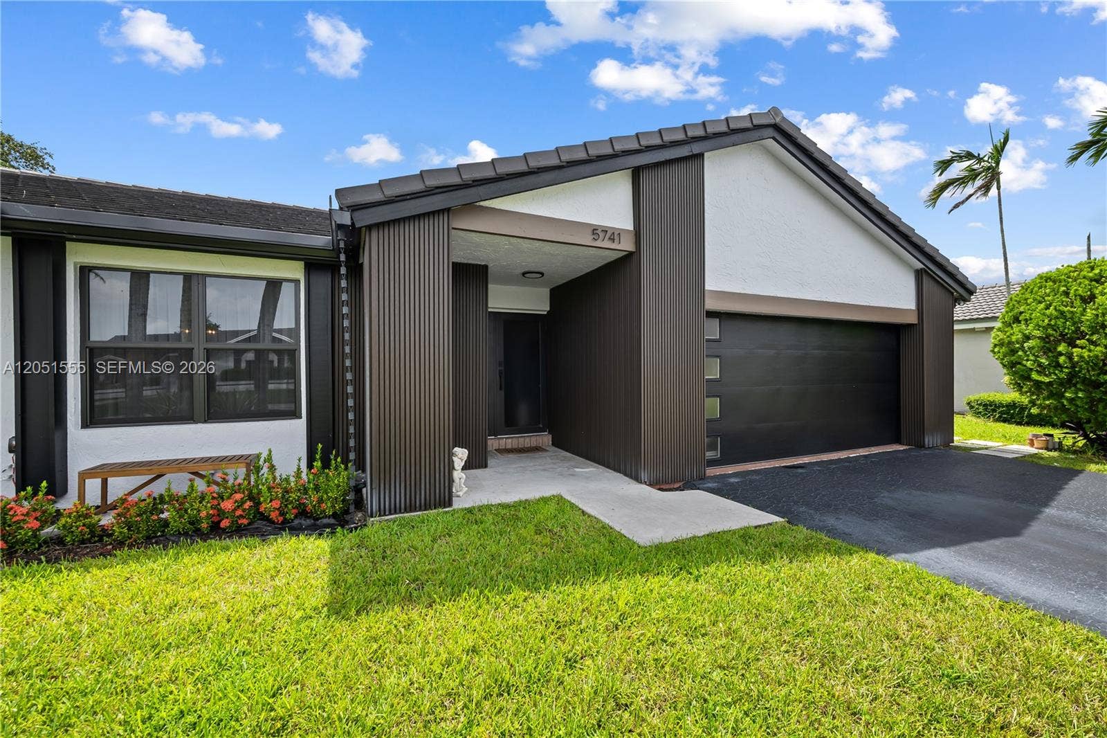 5741 W Waterford Drive, Davie, FL 33331 Photo 4